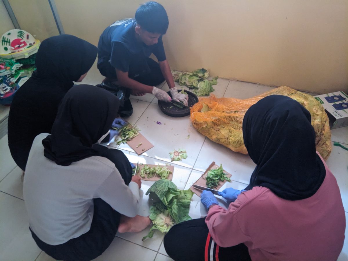 Bioelixir & Biopestisida: Inovasi Hijau SMAN 1 Pangandaran untuk Aksi Iklim Sekolah